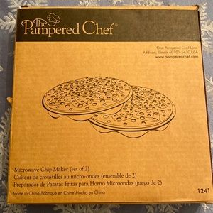 Pampered Chef Microwave Chip Maker new in box